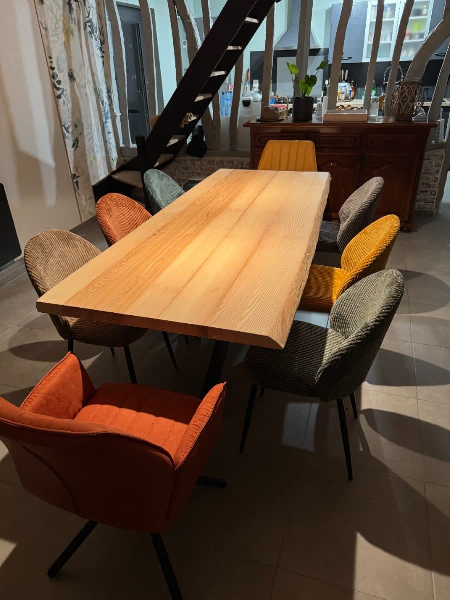Table live edge en bois massif